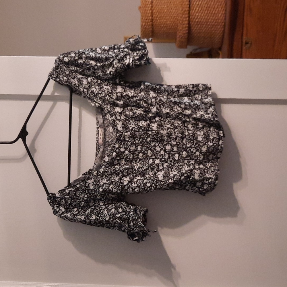 Cute Cropped Button Up Shirt